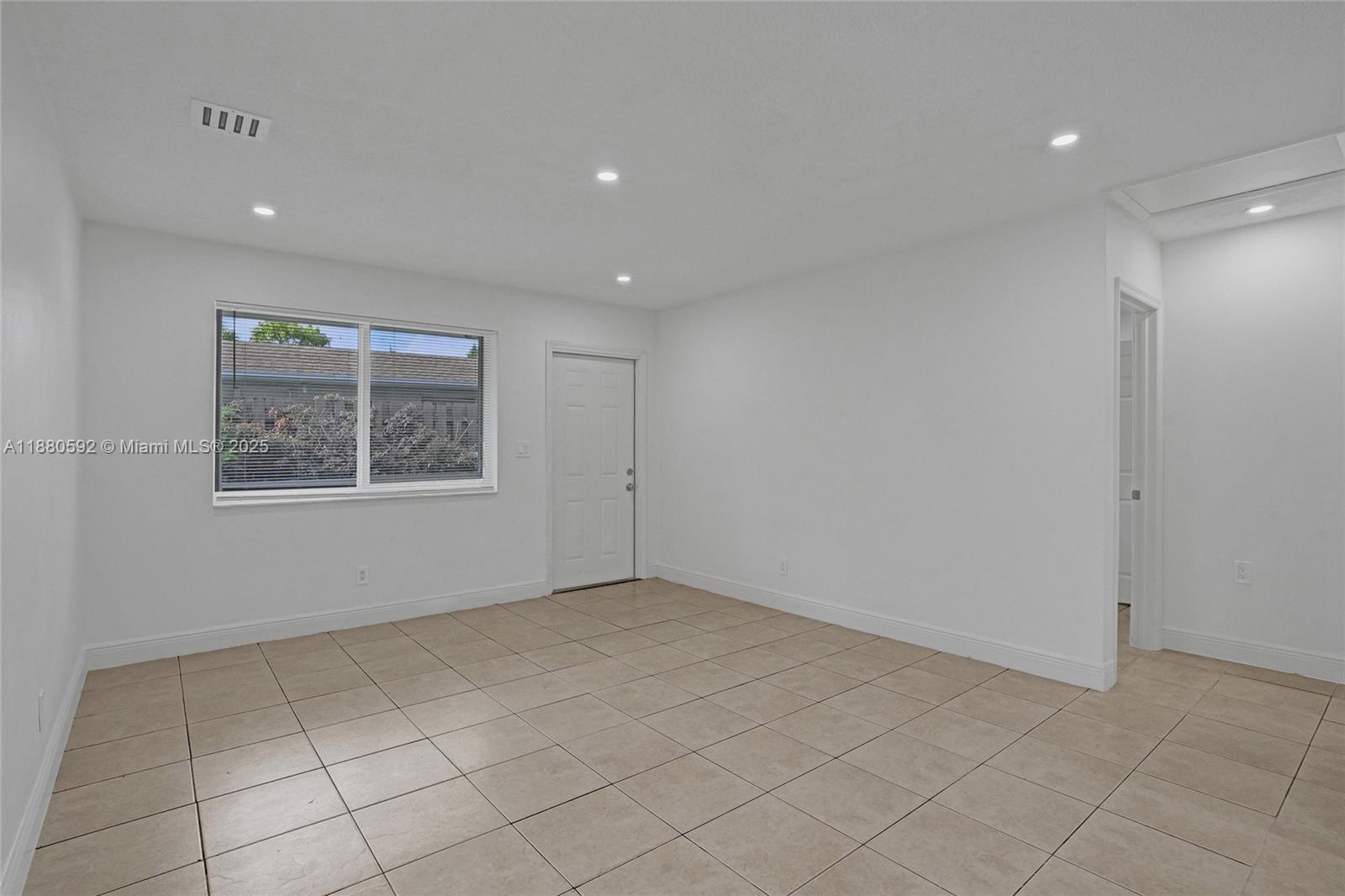 136 Northwest 6th Avenue, Unit 2 Hallandale Beach, FL 33009 - Photo 20 of 32