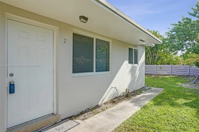 $2,550 | 136 Northwest 6th Avenue, Unit 2, Hallandale Beach, FL 33009