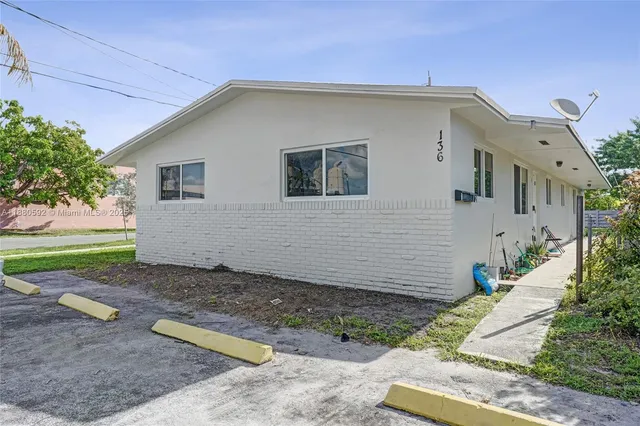 $2,550 | 136 Northwest 6th Avenue, Unit 2, Hallandale Beach, FL 33009