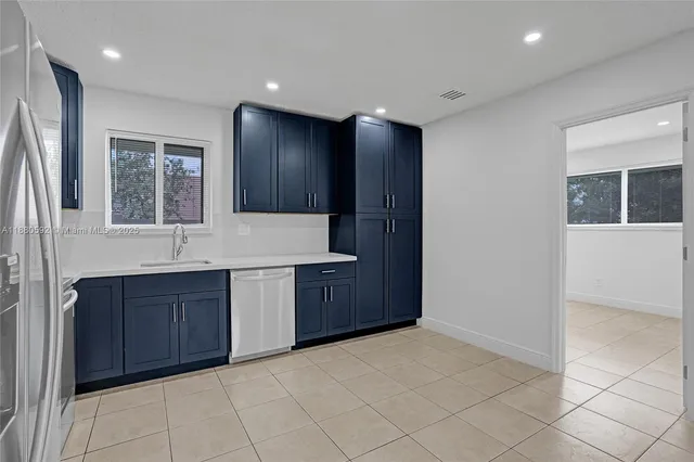 $2,550 | 136 Northwest 6th Avenue, Unit 2, Hallandale Beach, FL 33009