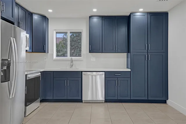 $2,550 | 136 Northwest 6th Avenue, Unit 2, Hallandale Beach, FL 33009