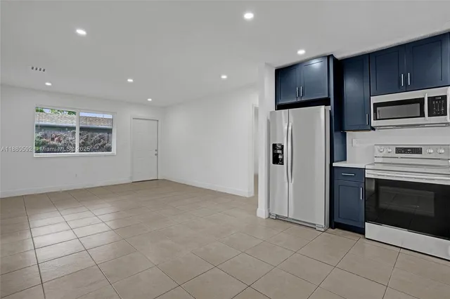 $2,550 | 136 Northwest 6th Avenue, Unit 2, Hallandale Beach, FL 33009