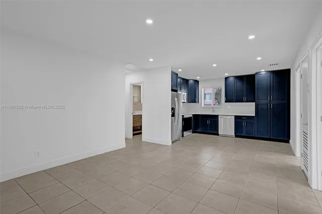 $2,550 | 136 Northwest 6th Avenue, Unit 2, Hallandale Beach, FL 33009