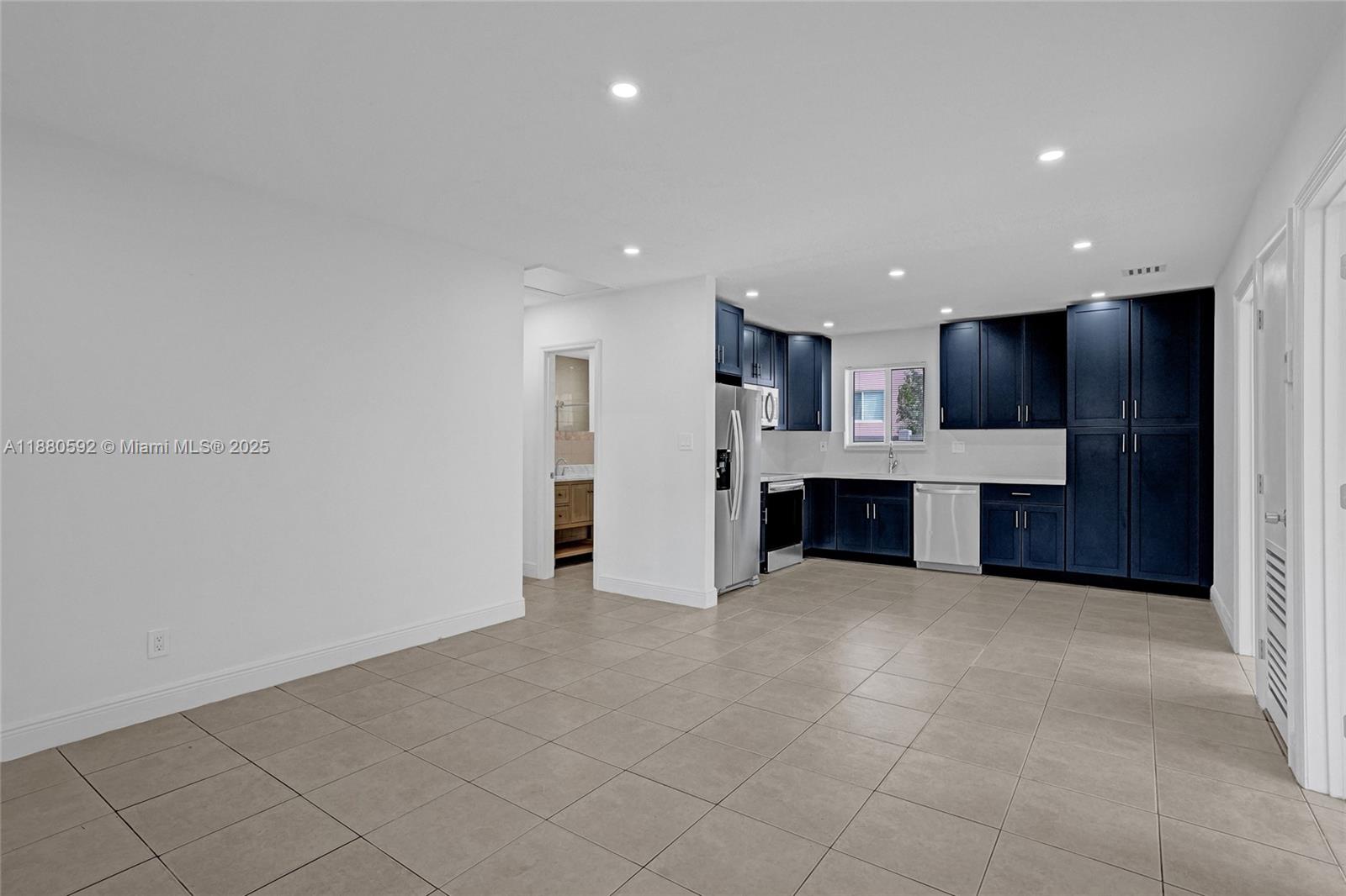 136 Northwest 6th Avenue, Unit 2 Hallandale Beach, FL 33009 - Photo 7 of 32