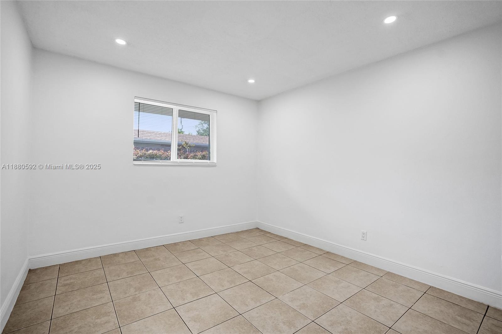 136 Northwest 6th Avenue, Unit 2 Hallandale Beach, FL 33009 - Photo 8 of 32