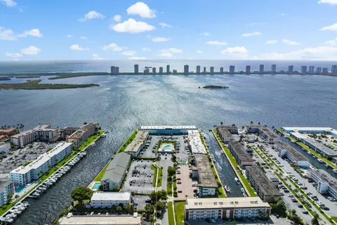 $185,000 | 100 Shore Court, Unit 105, North Palm Beach, FL 33408