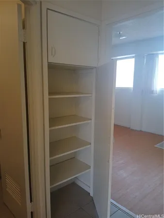 $1,800 | 2318 Lime Street, Unit 302, Honolulu, HI 96826