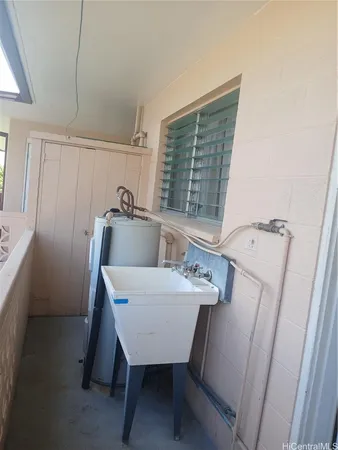 $1,800 | 2318 Lime Street, Unit 302, Honolulu, HI 96826