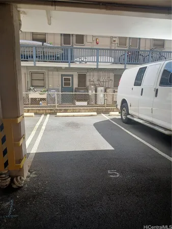 $1,800 | 2318 Lime Street, Unit 302, Honolulu, HI 96826