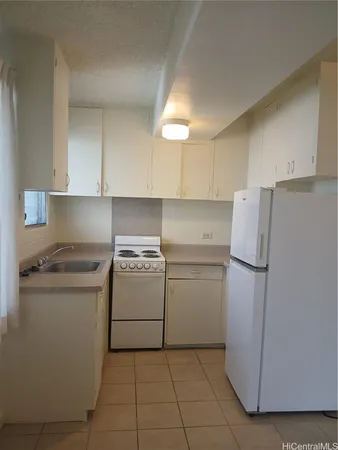 $1,800 | 2318 Lime Street, Unit 302, Honolulu, HI 96826