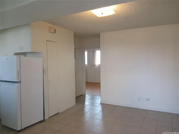 $1,800 | 2318 Lime Street, Unit 302, Honolulu, HI 96826