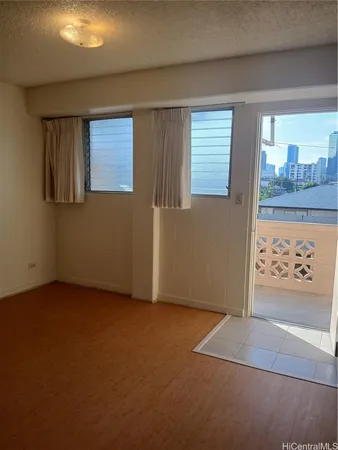 $1,800 | 2318 Lime Street, Unit 302, Honolulu, HI 96826