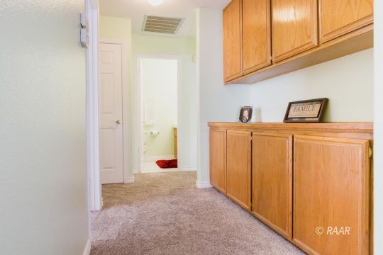 642 Regency Court Ridgecrest, CA 93555 - Photo 17 of 33 a view of a livingroom with closet
