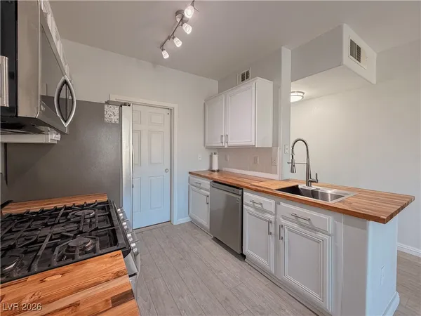 $259,000 | 7143 South Durango Drive, Unit 311, Las Vegas, NV 89113