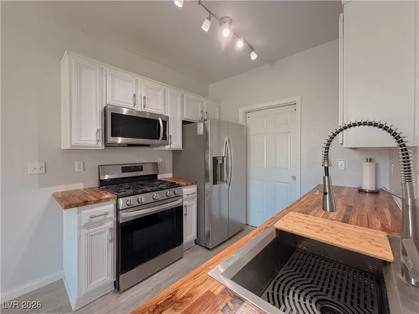 $259,000 | 7143 South Durango Drive, Unit 311, Las Vegas, NV 89113