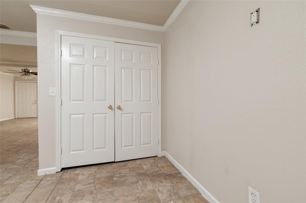313 North Roe Street White Settlement, TX 76108 - Photo 15 of 33
