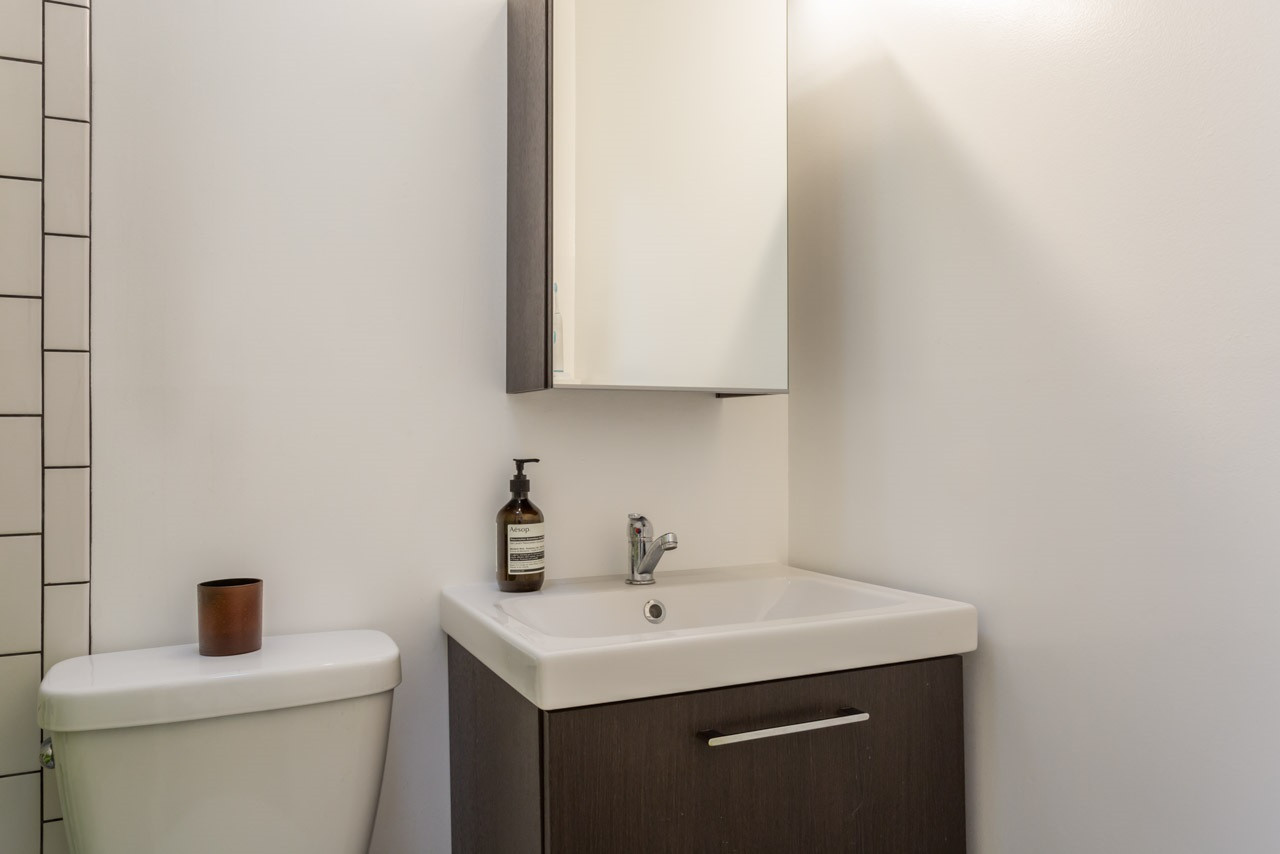 3461 Leonard Street Raleigh, NC 27607 - Photo 16 of 25 Full Hall Bath