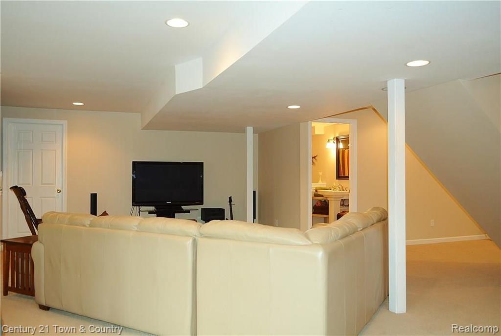 3625 Dunning Road Rochester Hills, MI 48309 - Photo 34 of 58