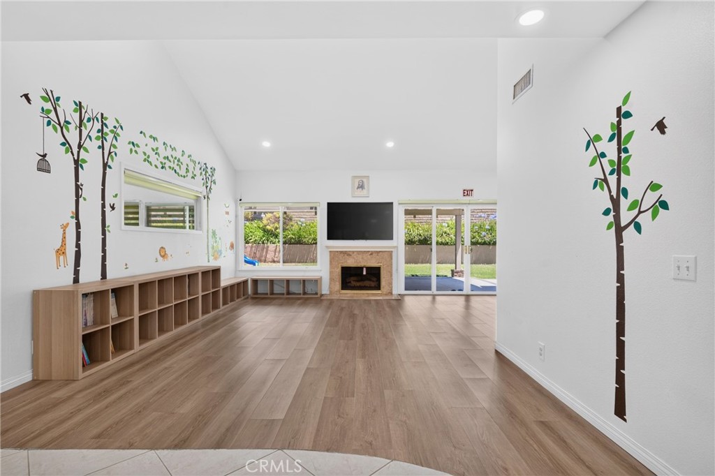 198 Sunflower Street Brea, CA 92821 - Photo 4 of 49