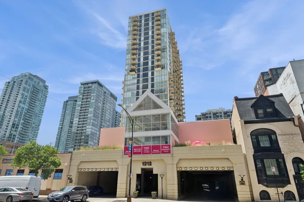 $275,000 | 1212 North LaSalle Street, Unit 2410, Chicago, IL 60610