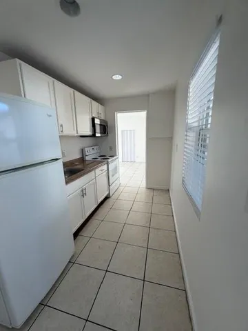 $1,350 | 4162 Kirk Road, Unit 4162, Lake Worth, FL 33461