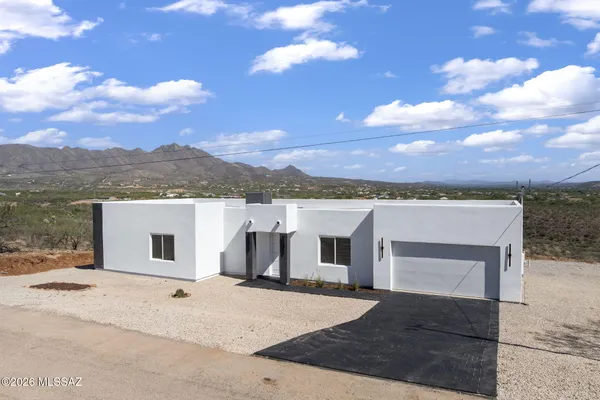 $309,999 | 31 Calle Marruecos, Rio Rico, AZ 85648