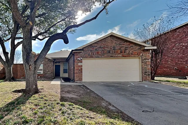 $2,125 | 1053 Pullman Drive, Saginaw, TX 76131