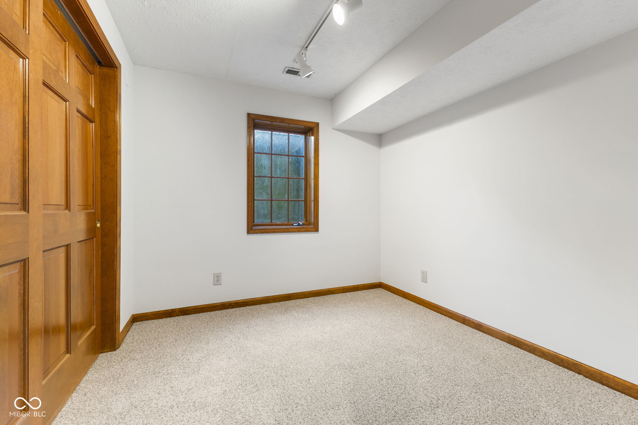 4226 Moss Ridge Court Indianapolis, IN 46237 - Photo 32 of 42 Gallery Image 32