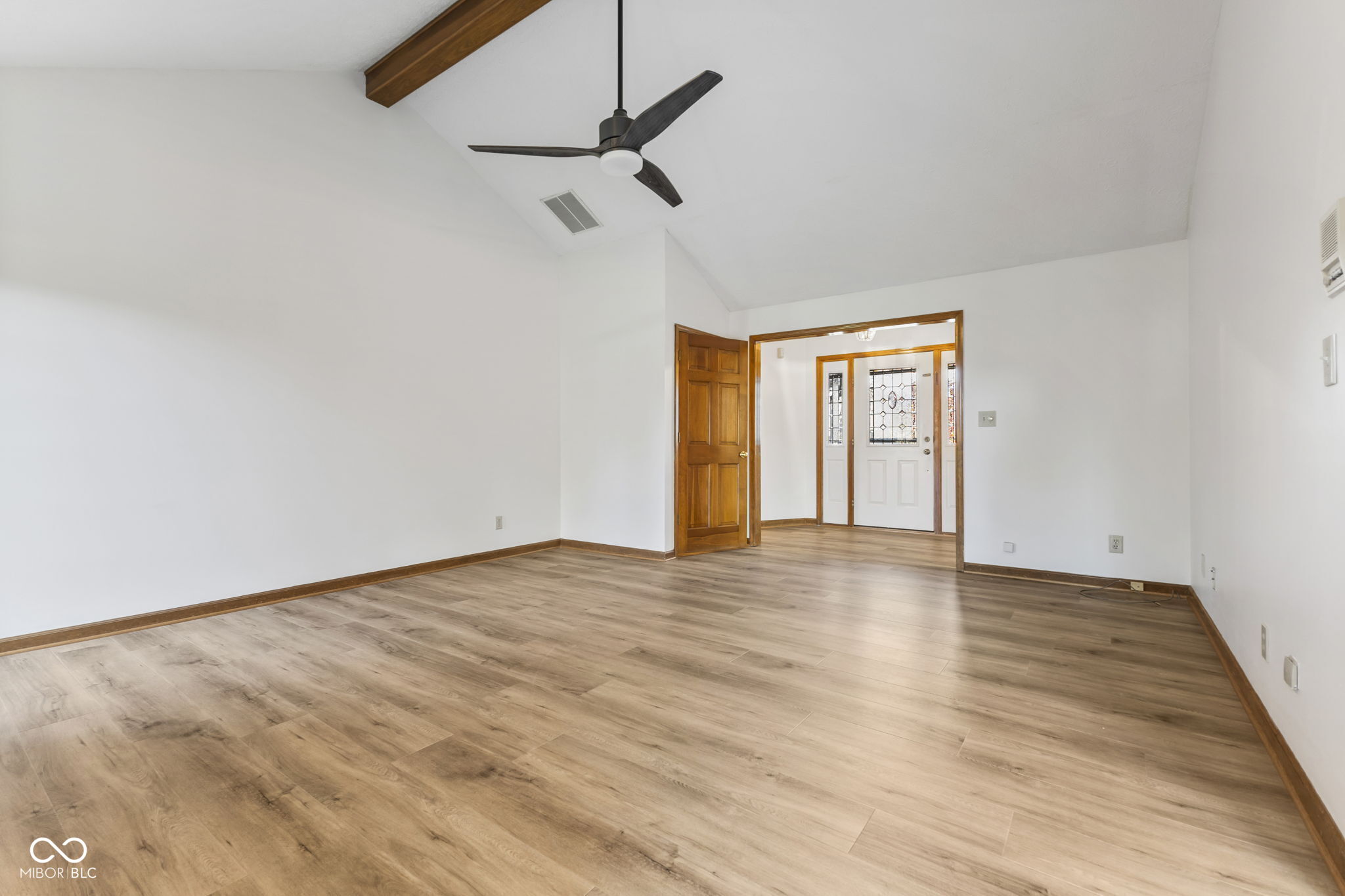 4226 Moss Ridge Court Indianapolis, IN 46237 - Photo 6 of 42 Gallery Image 6