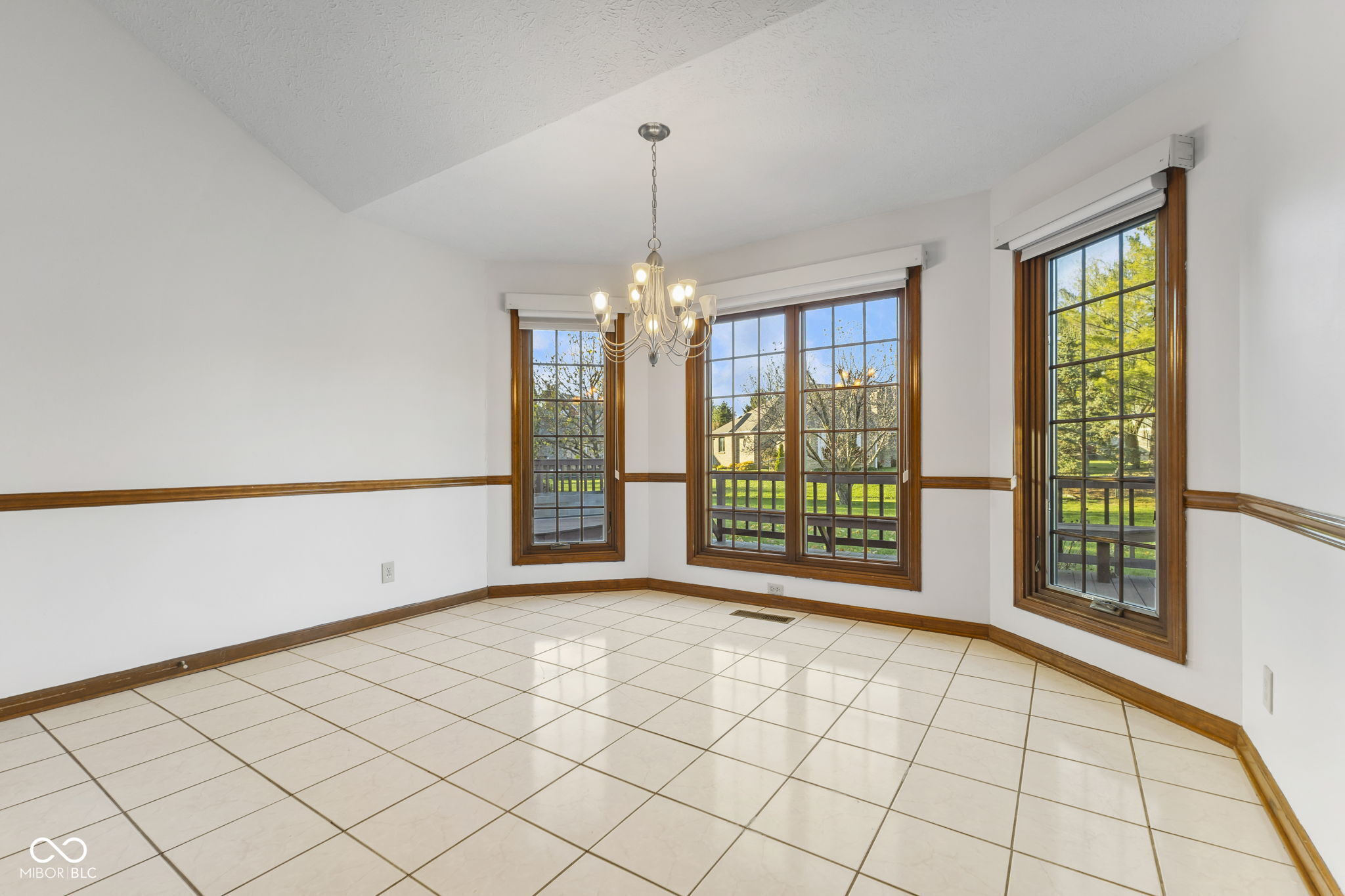 4226 Moss Ridge Court Indianapolis, IN 46237 - Photo 7 of 42 Gallery Image 7