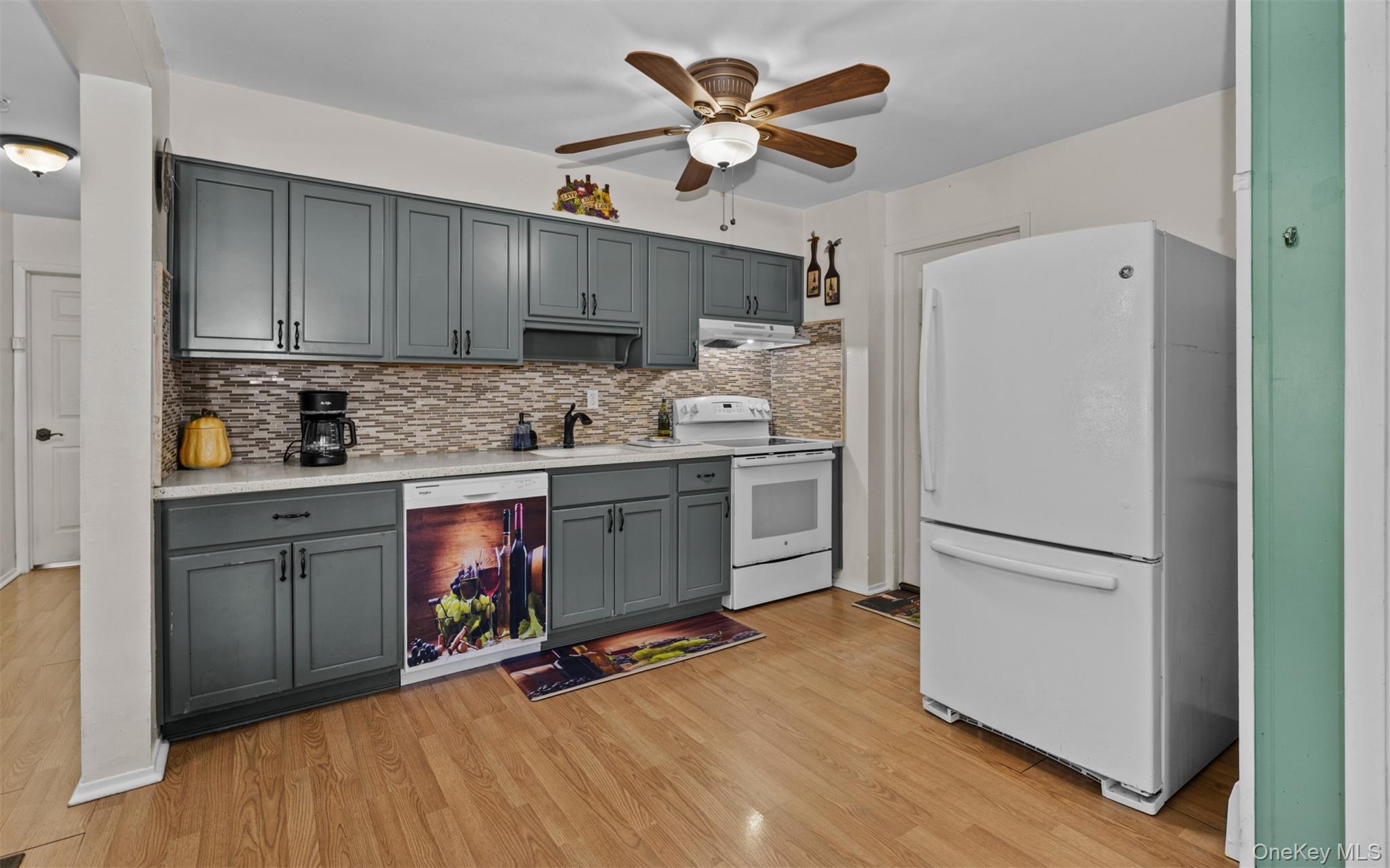 447 China Road Sayville, NY 11782 - Photo 12 of 20