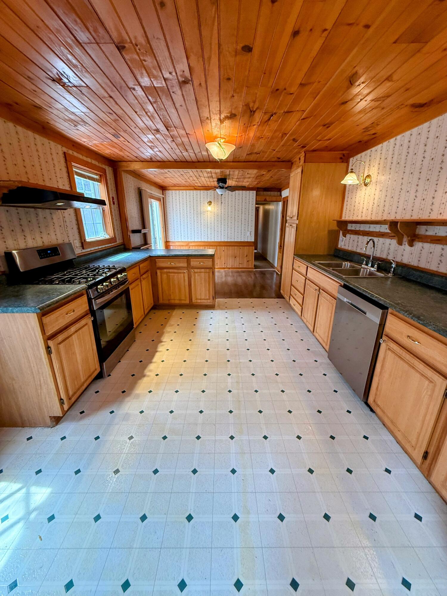 65 Pine Ridge Road Cushing, ME 04563 - Photo 16 of 29 kitchen