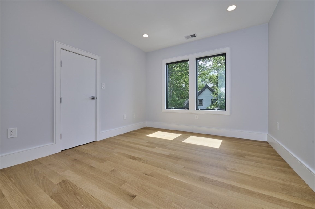 123 Fuller Street, Unit B Brookline, MA 02446 - Photo 29 of 41