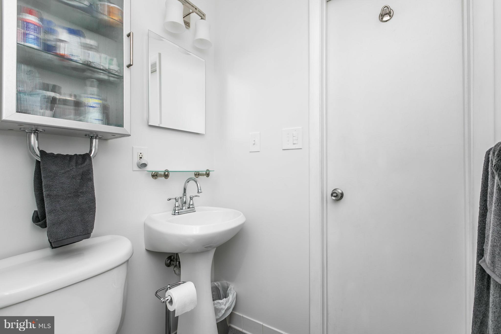 2512 Plainfield Road Baltimore, MD 21222 - Photo 14 of 23 Bath