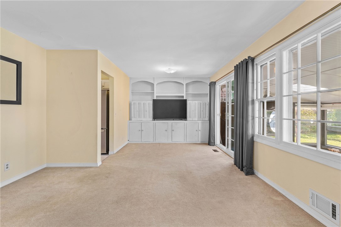 28 Campfire Road South Henrietta, NY 14467 - Photo 7 of 34