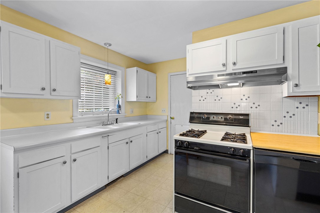 28 Campfire Road South Henrietta, NY 14467 - Photo 10 of 34