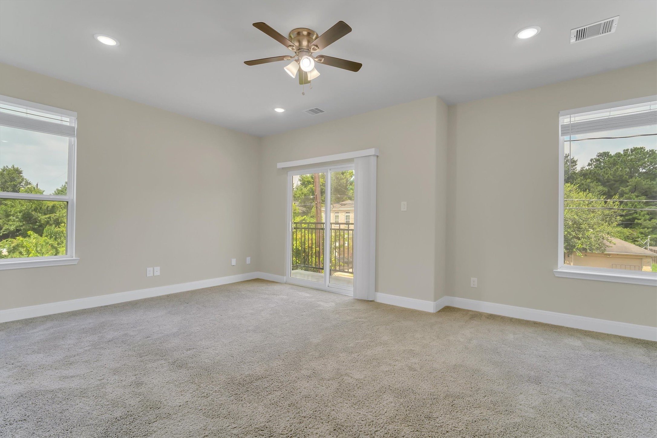 8318 Sunnyhill Street Houston, TX 77088 - Photo 23 of 33
