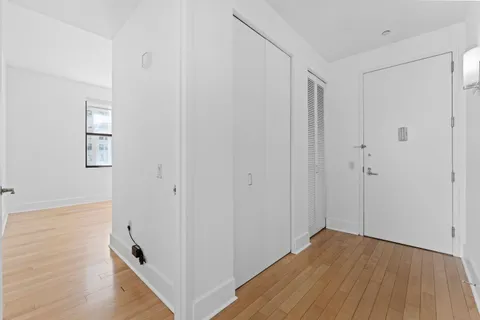 $565,000 | 4 Beacon Way, Unit 805, Jersey City, NJ 07304
