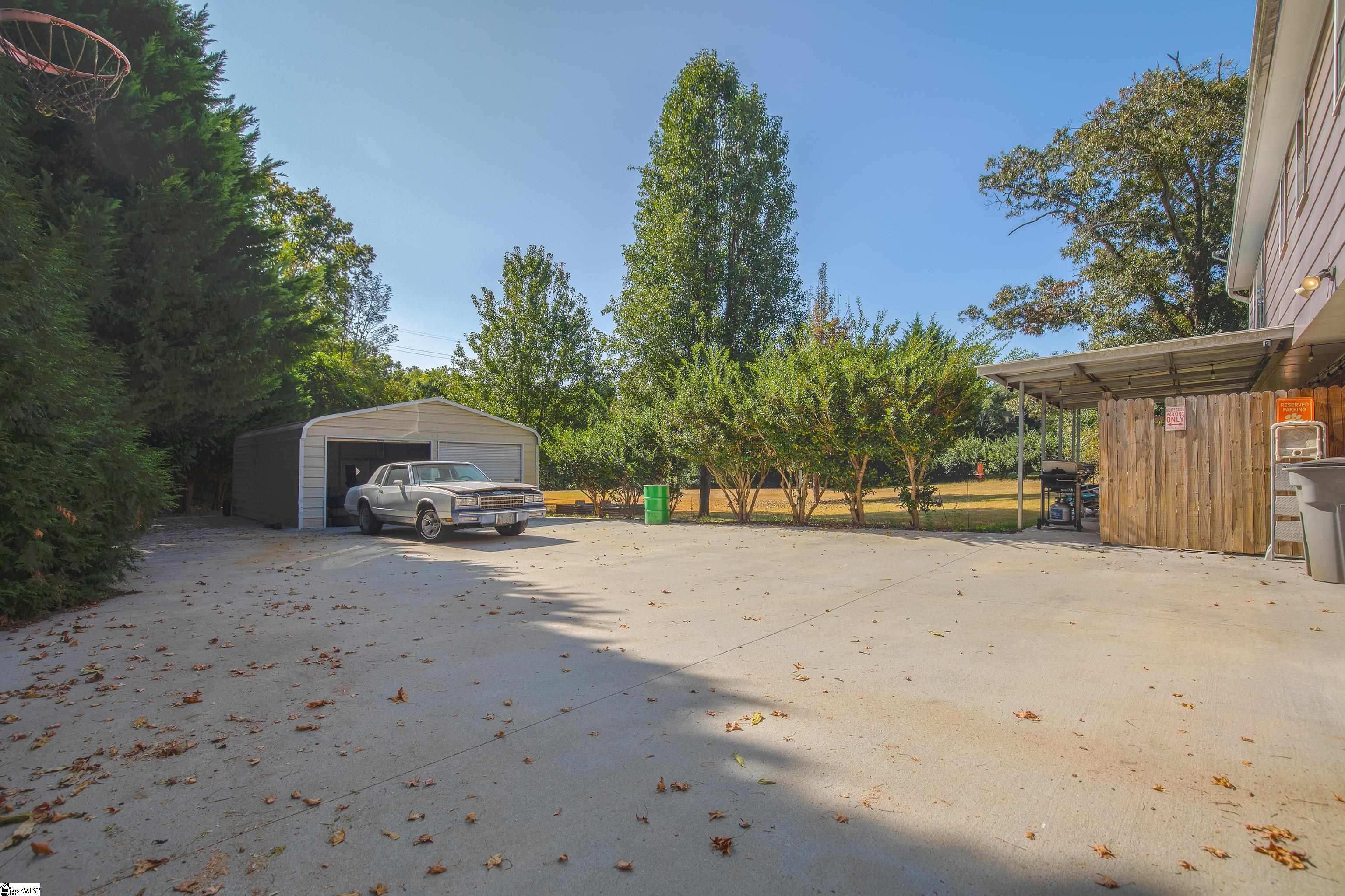 223 Motor Boat Club Road Greenville, SC 29611 - Photo 32 of 34 Gallery Image 32