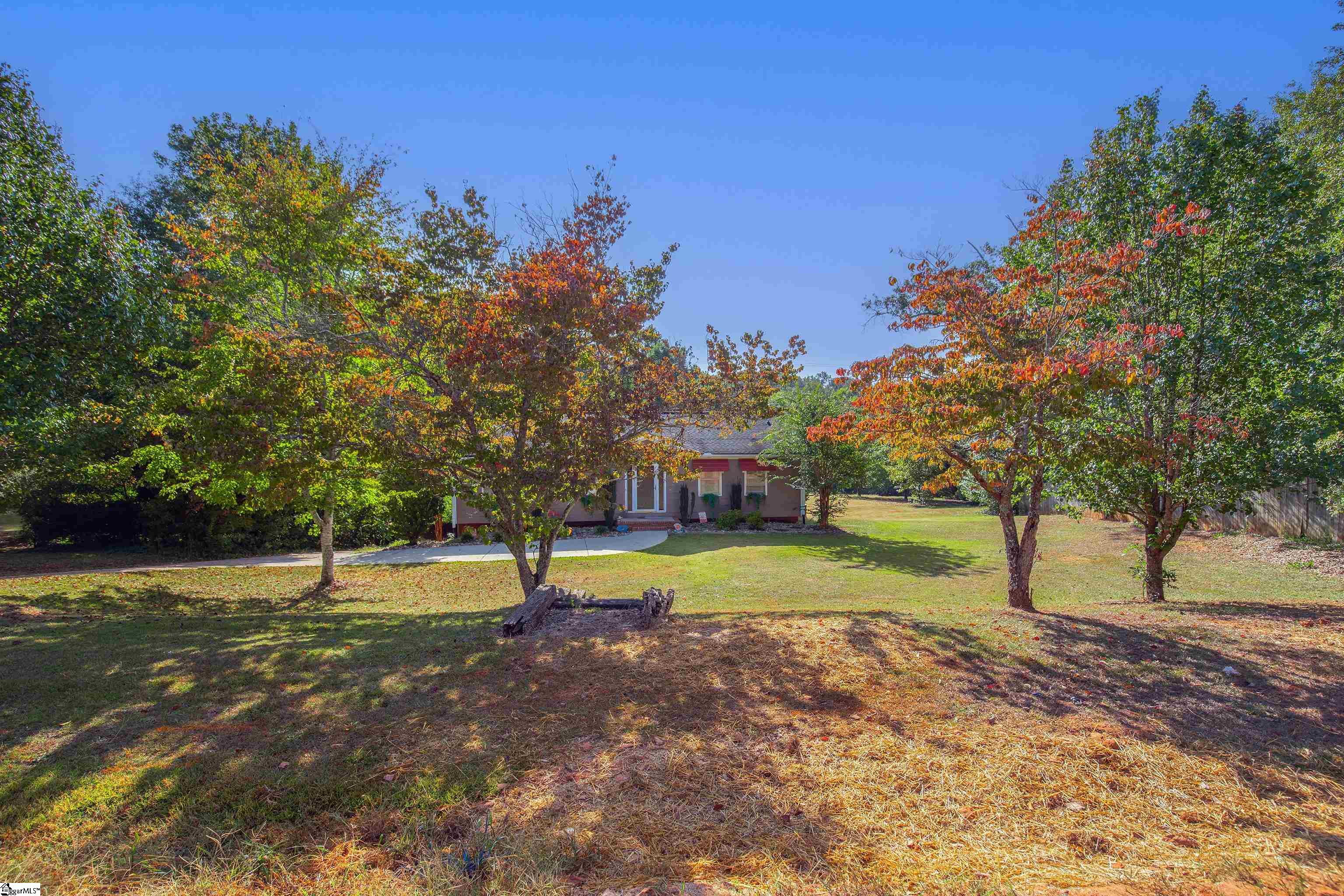 223 Motor Boat Club Road Greenville, SC 29611 - Photo 5 of 34 Gallery Image 5