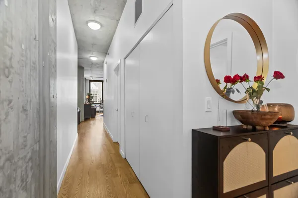 $2,450 | 235 West Van Buren Street, Unit 4017, Chicago, IL 60607