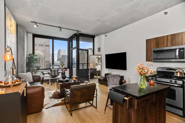 $2,450 | 235 West Van Buren Street, Unit 4017, Chicago, IL 60607