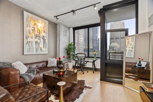 $2,450 | 235 West Van Buren Street, Unit 4017, Chicago, IL 60607