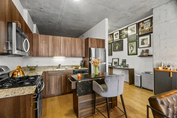 $2,450 | 235 West Van Buren Street, Unit 4017, Chicago, IL 60607