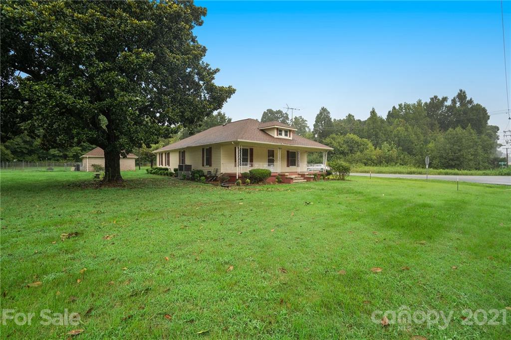 2330 Faith Road Salisbury, NC 28146 - Photo 4 of 27 Gallery Image 4