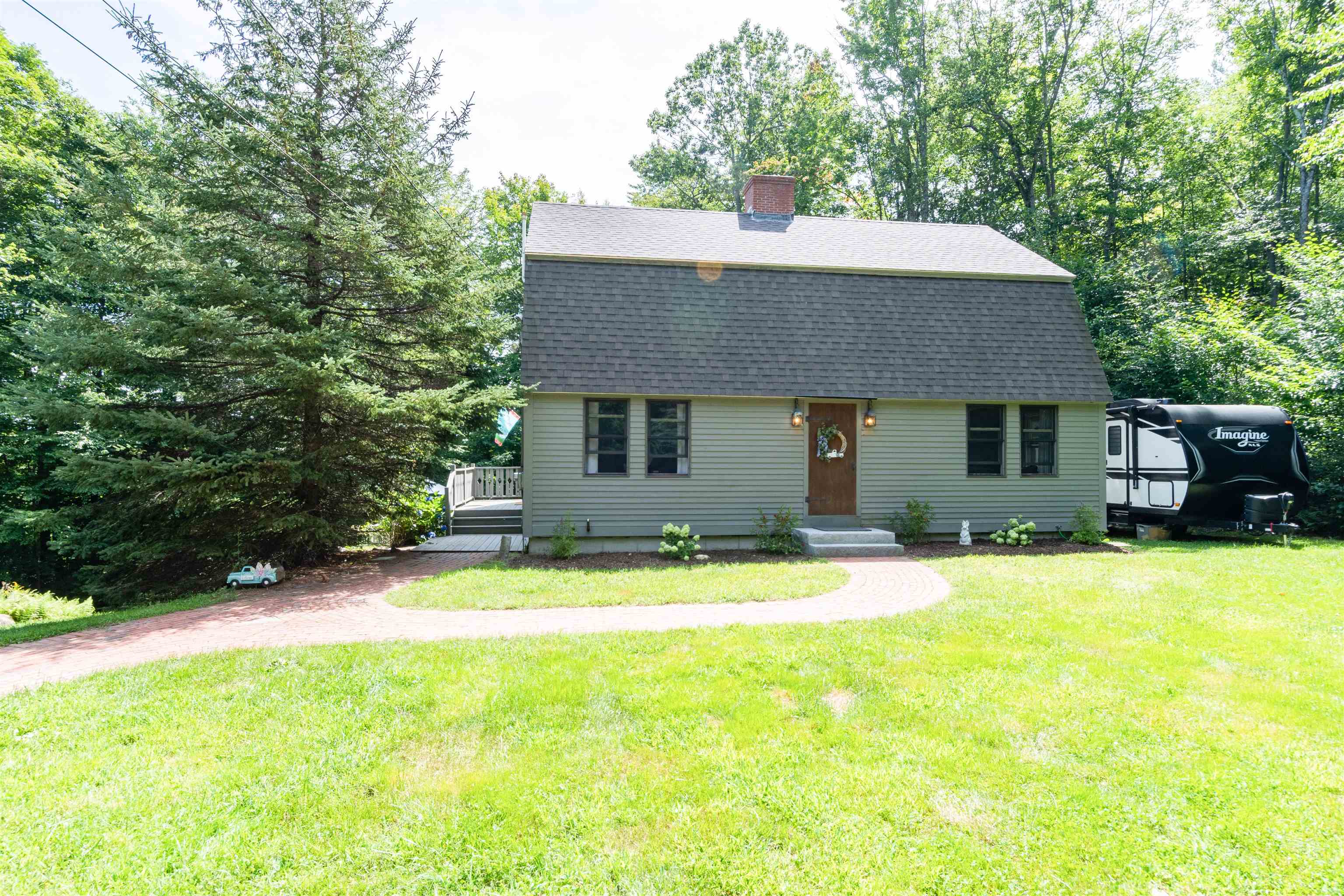 98 Beech Hill Road Weare, NH 03281 - Photo 4 of 29