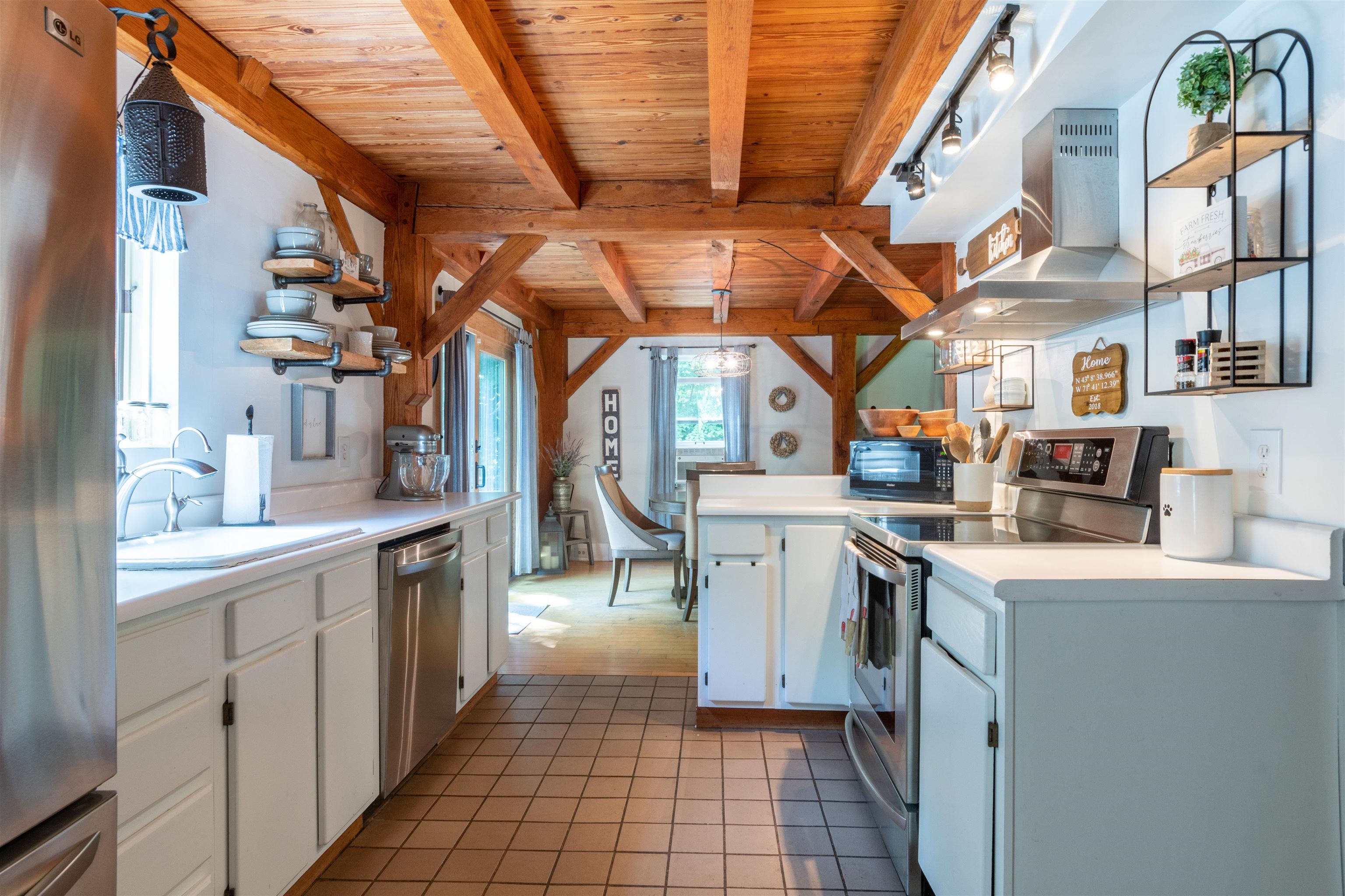 98 Beech Hill Road Weare, NH 03281 - Photo 10 of 29