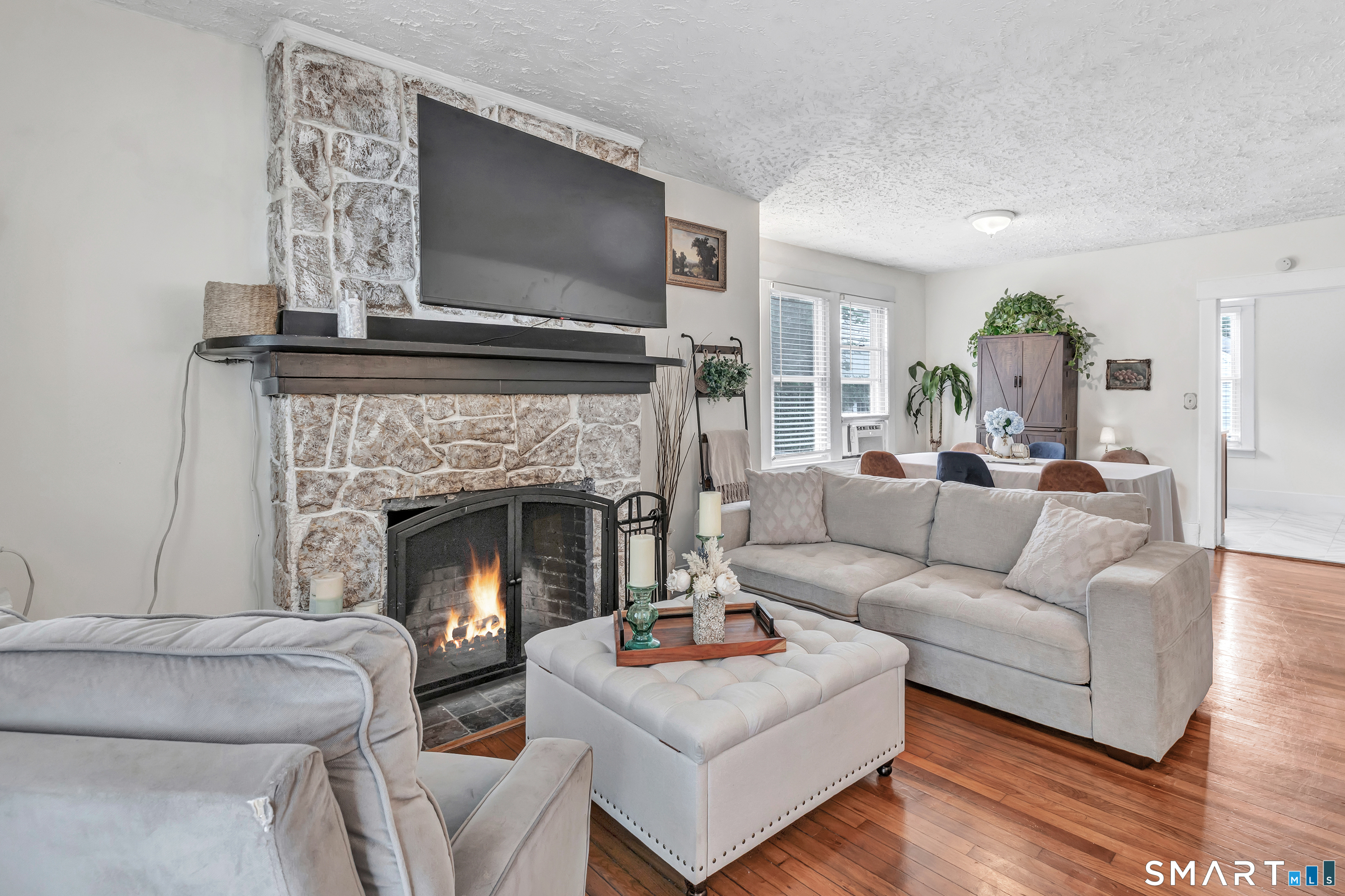 12 Violet Street Hamden, CT 06517 - Photo 4 of 39