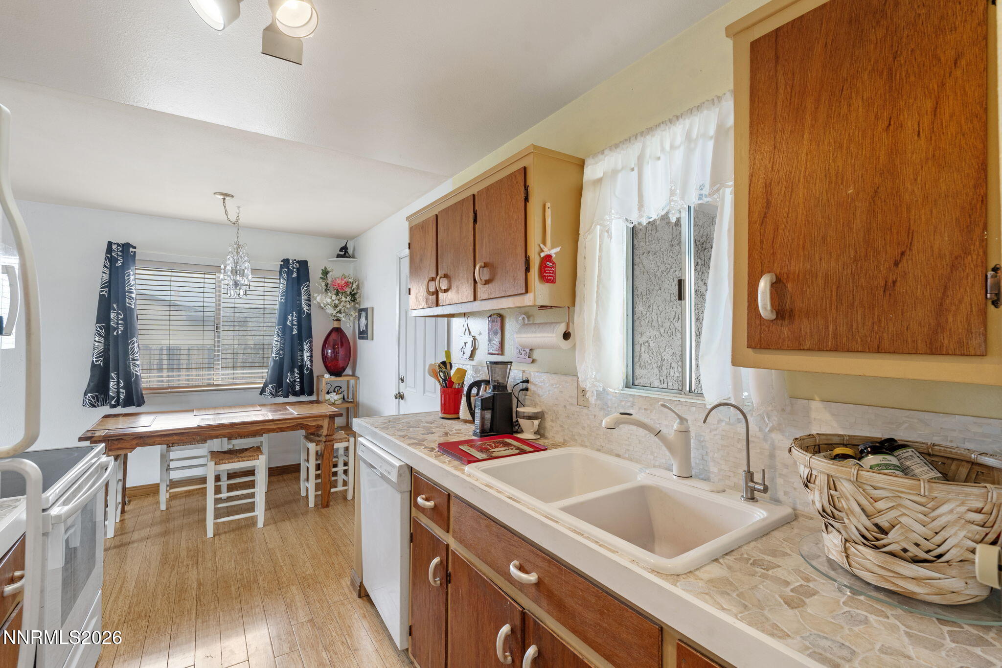 7630 Halifax Drive Reno, NV 89506 - Photo 13 of 33 17-web-or-mls-DSC09924