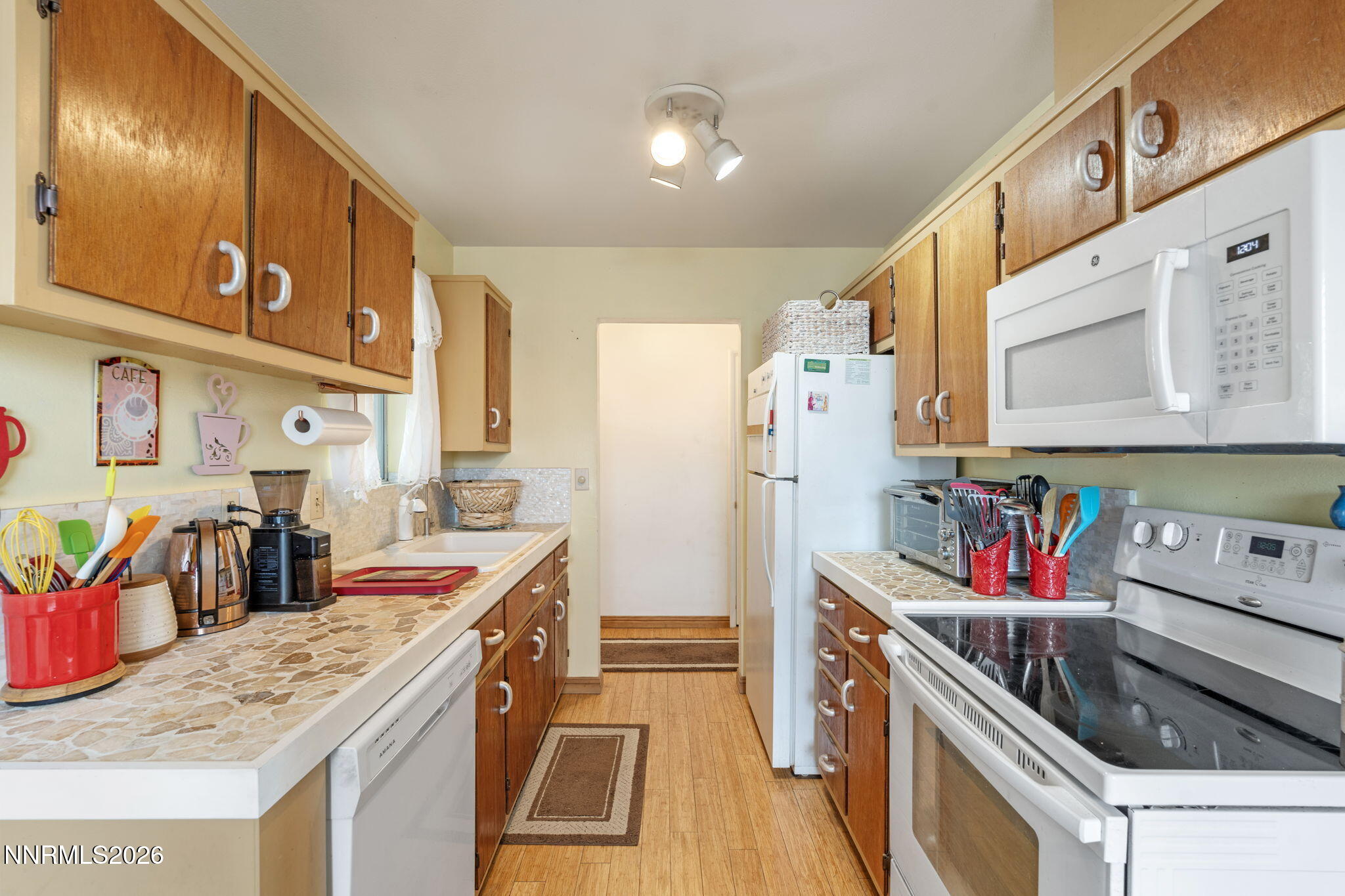 7630 Halifax Drive Reno, NV 89506 - Photo 17 of 33 21-web-or-mls-DSC09944